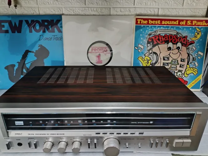 RECEIVER SANSUI MODEL 3900Z 
