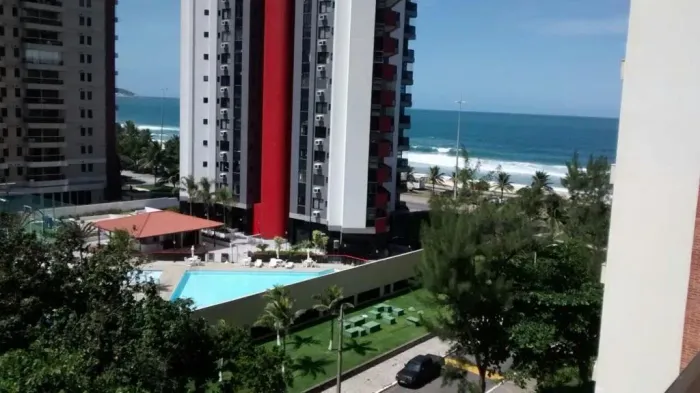 Apartamento na Barra da Tijuca com 2 quartos e Prédio com frente para o mar.