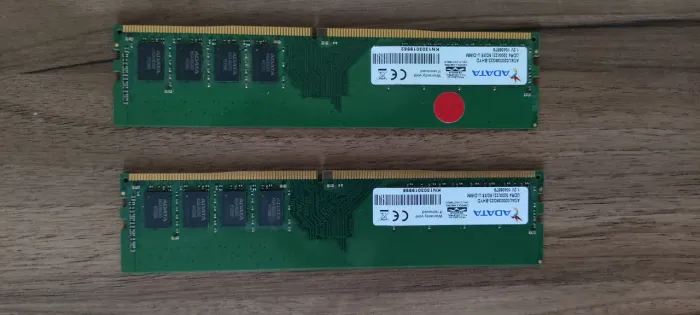 Duas Memórias RAM ADATA 8gb DDR4 3200MHz