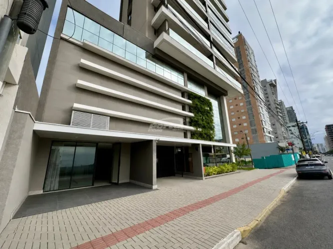 Sala comercial disponível para locação no Centro em Balneário Piçarras (cod. 24165)