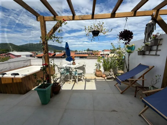 Cobertura para Venda em Florianópolis, Campeche, 2 dormitórios, 1 suíte, 2 banheiros, 1 va