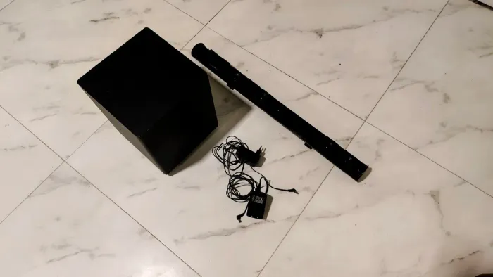 Soundbar Goldentec com defeito