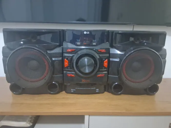 Som da LG XBOOM usado mas conservado todo original com controle