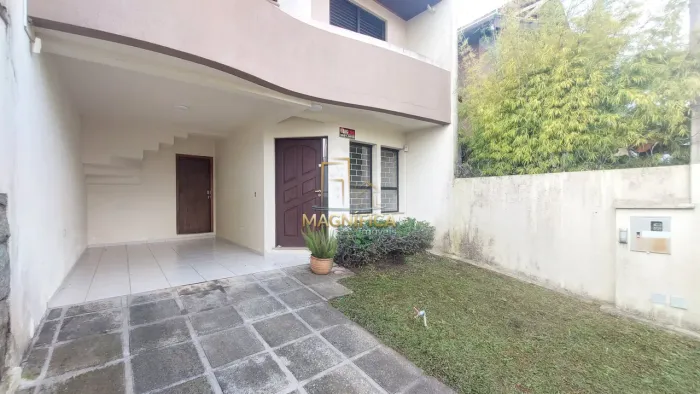 Sobrado Triplex à Venda | Mercês  Curitiba/PR