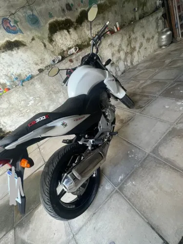 Moto CB300 <br>Ano 2012