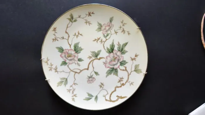 PRATO DE PAREDE Porcelana Noritake China Japan . Chatham