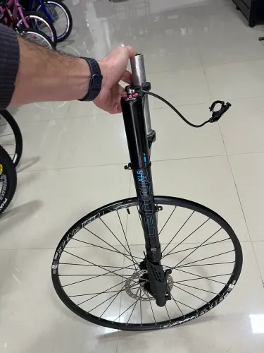 Suspensão Lefty