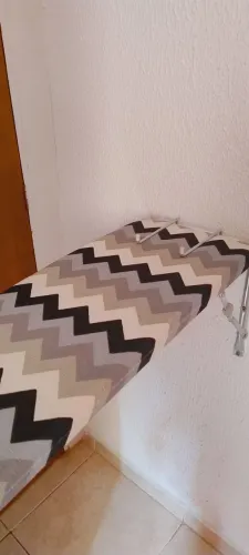 Tábua de passar roupa retrátil 