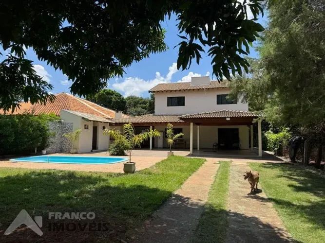 Linda Chácara à Venda na Estância Bortoluzzo - Conforto, Espaço e Tranquilidade!