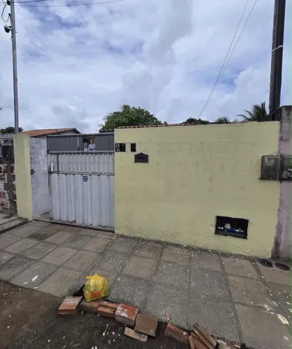 Casa em Santa Martha com garagem