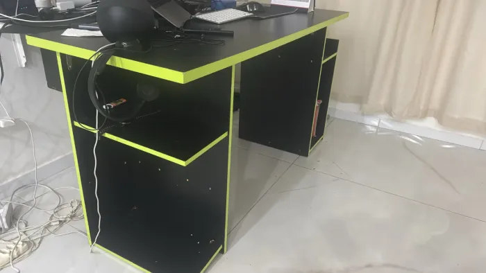 Mesa gamer escritório