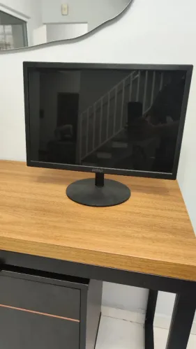 ?Monitor PCTOP Slim 19" LED - HDMI/VGA - Seminovo (Ótimo Estado)