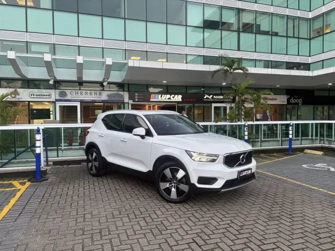Volvo XC40 XC 40 T-4 Momentum 2.0 190cv FWD 2020