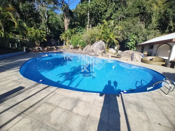 Oportunidade no Samambaia - Lindo Apartamento de 03 quartos com suite e 2 vagas Marcadas