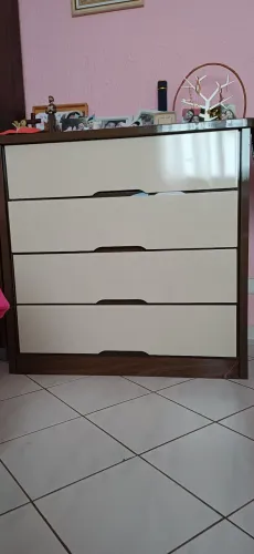 Linda cômoda