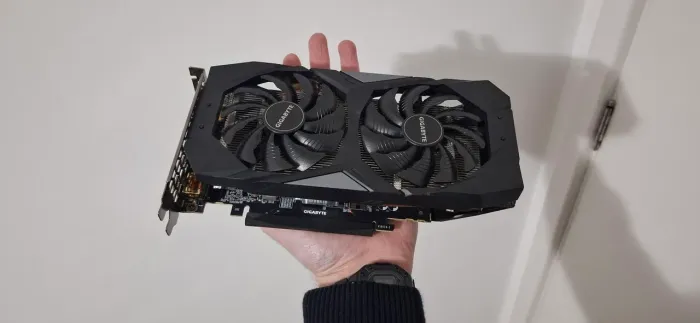 Placa de Vídeo Gigabyte RTX 2060 Windforce OC 6GB GDDR6