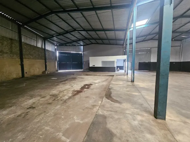 Imóvel para venda possui 700 metros quadrados em Parque Oeste Industrial - Goiânia - GO