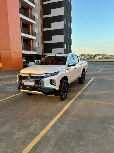 Mitsubishi L200 Triton Sport HPE-S 2.4 CD Dies. AUT 2024