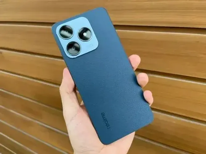 Realme c63 128G semi novo 