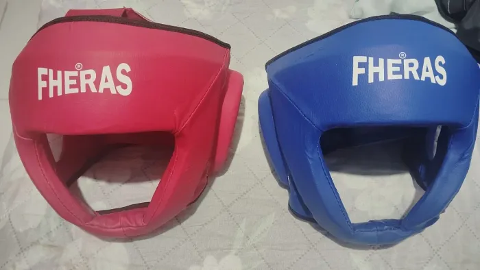 Vende-se acessórios de luta