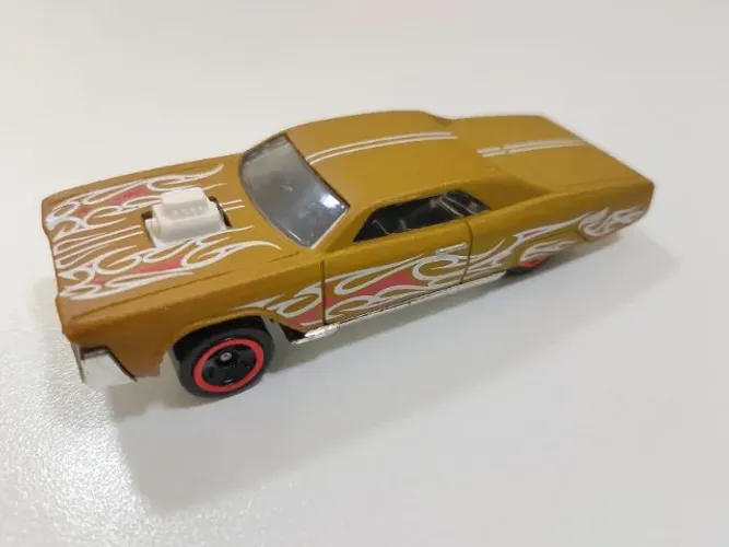 Lay'in Lowrider - HotWheels