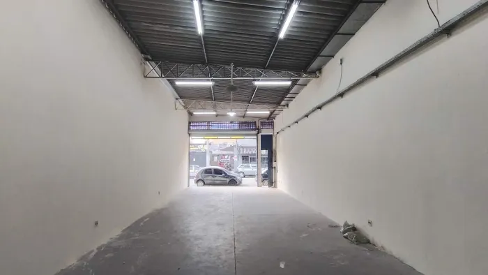 Aluguel de Galpão com mezanino no Carrão prox av. Aricanduva