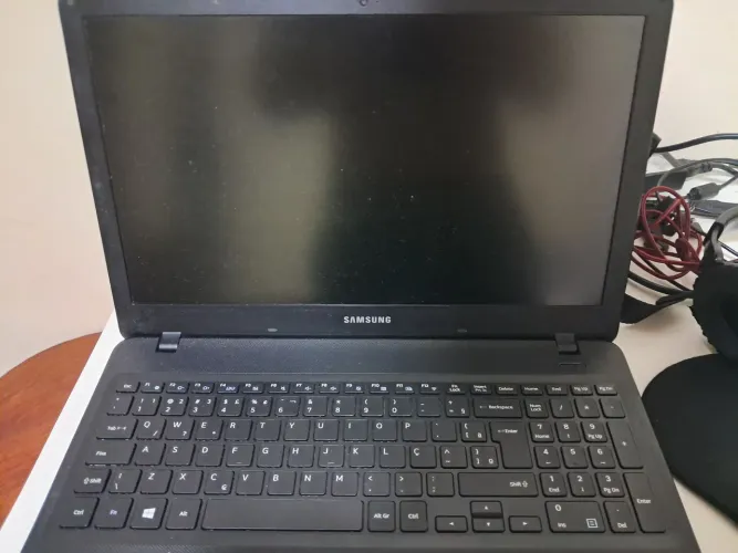 Vende-se notebook 