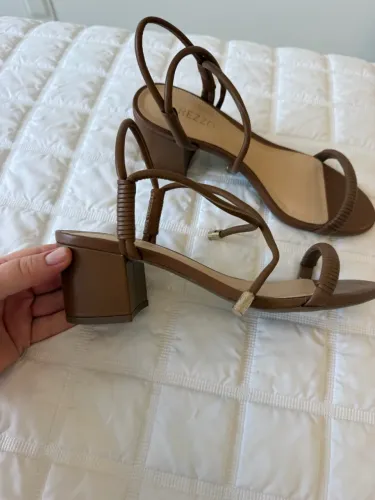 Sandália Arezzo 35