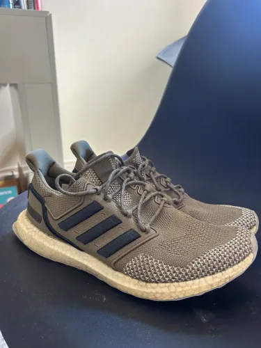 Tênis Adidas Ultraboost TAM 40
