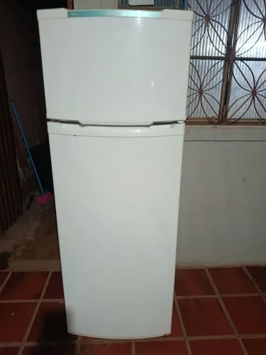 Geladeira Consul duplex 337l semi nova!