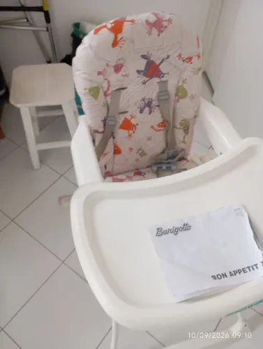 Cadeirinha de alimentação 
