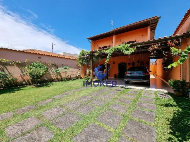 Sobrado próximo ao Centro, Suzano/SP; 4 quartos (1 suíte); 4 vagas; amplo quintal