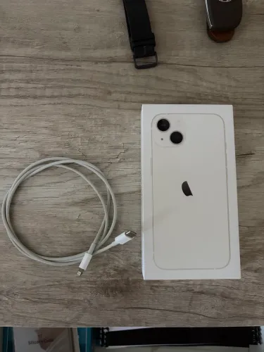Caixa iPhone 13 e cabo original 