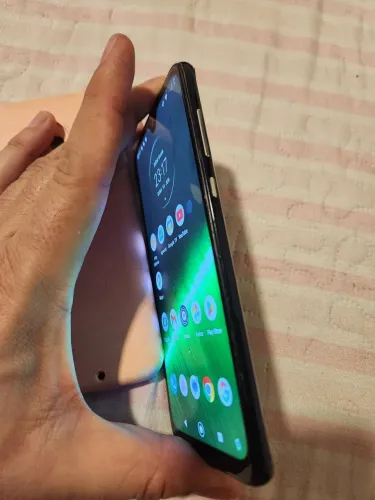 Vendo moto g7 plus , tela original