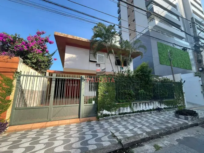 Casa para Locação Residencial na Ponta da Praia: 300m², 5 Quartos, 3 Suítes Excelente Pon