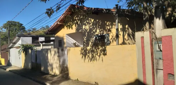 Casa a venda em São Francisco Xavier SP - bairro Centro