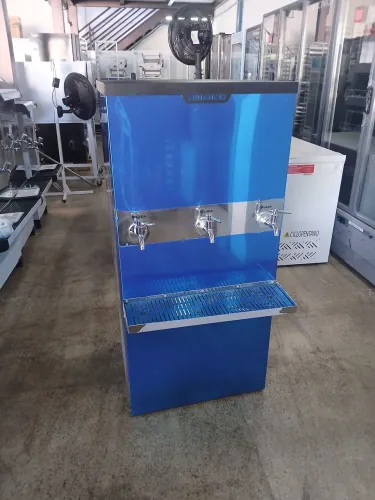 Bebedouro Industrial Inox 100l 3 Torneiras Geladas Bi100l Venâncio