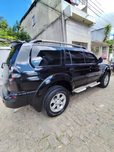 Mitsubishi Pajero Sport HPE 2.5 4X4 Diesel Mec. 2011