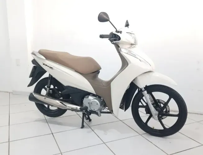 Honda Biz 125 Ano 2018! Baixa Km! Única Dona1! Financiamos e Aceitamos Trocas!