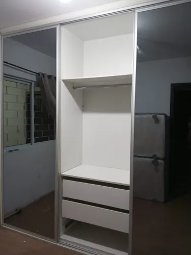 Guarda Roupa grande com espelhos