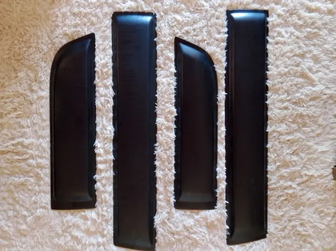Friso de porta Duster