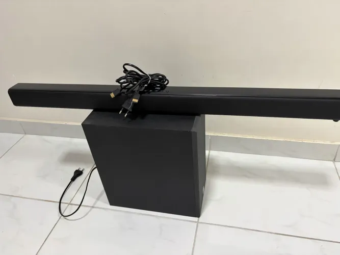 JBL Cinema SB160 com soundbar e subwoofer