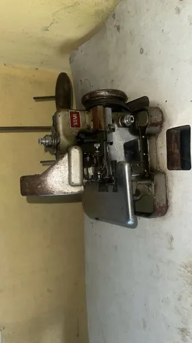 Máquina overloque