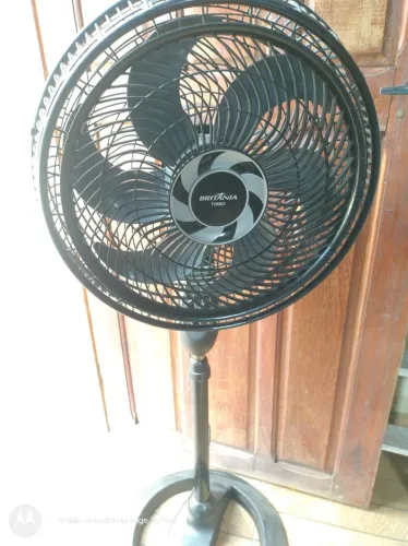 Vendo esse ventilador de coluna 40 cem está funcionando perfeitamente faço entrega 