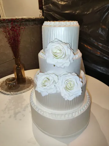 Bolo fake casamento 4 andares (40cm diâmetro) 