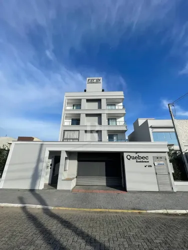 Oportunidade!! Apartamento mobiliado para locação e venda com 2 quartos sendo 1 suite e sa