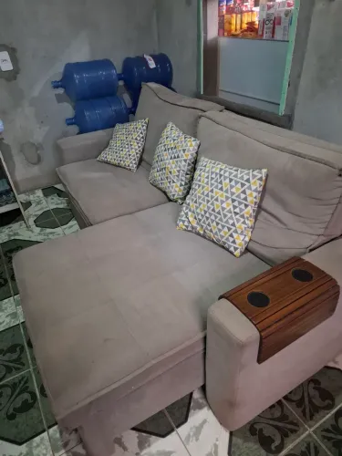 VENDO SOFÁ RETRÁTIL EM ÓTIMO ESTADO NA COR MARROM PRA VENDE LOGO