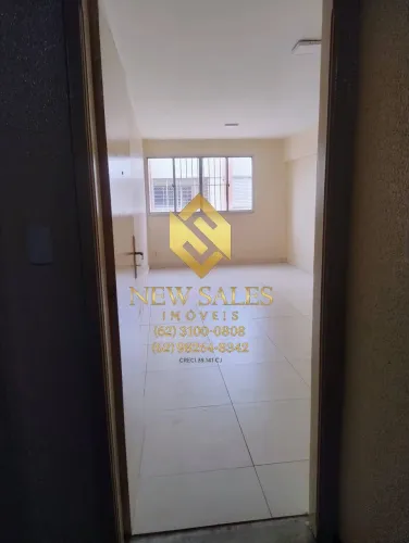 Apartamento- 2 quartos, 2 banheiros, 74m², 1 vaga, armários- Centro
