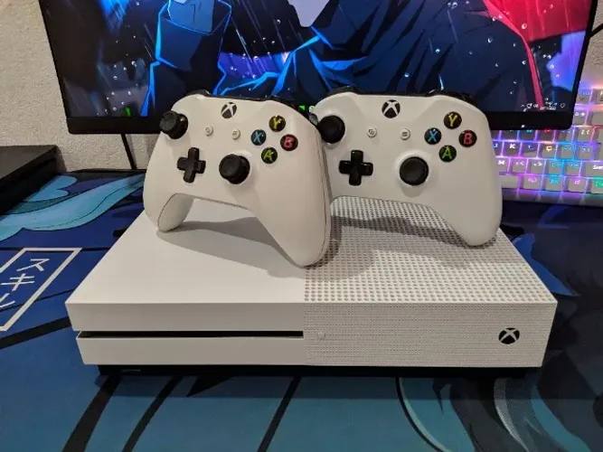 XBOX ONE S 1 TERA + 1 CONTROLE + GARANTIA