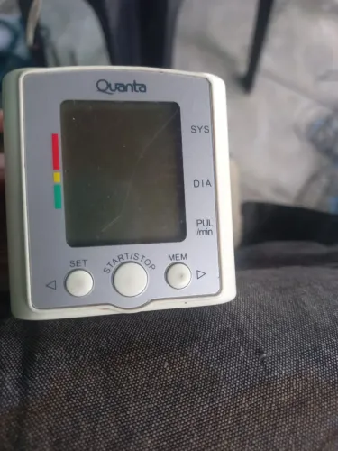 Medidor De Pressão Arterial Digital De Pulso Quanta QTMPA15
